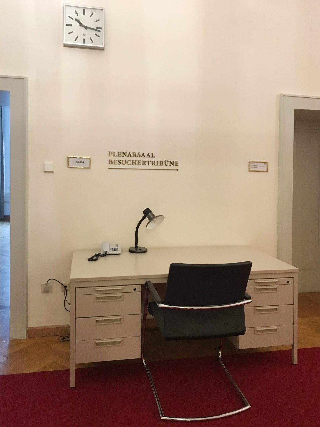 Eva Plass: <strong>Maximilianeum Bayerischer Landtag München</strong><br> – Signaletik / Besucherleitsystem 2018