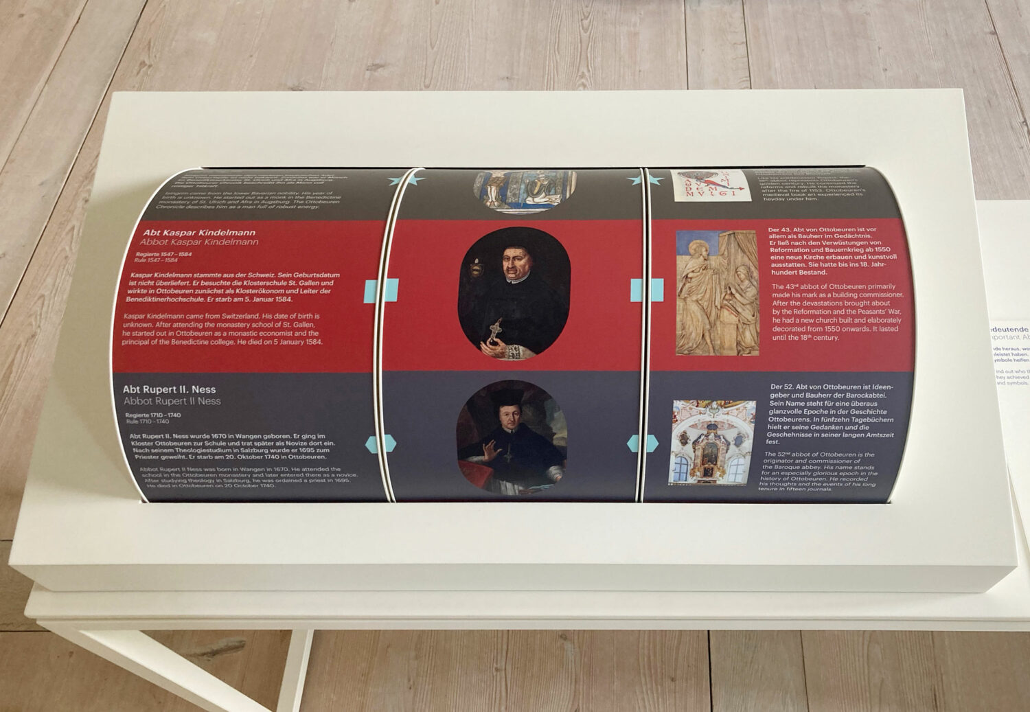 Eva Plass: <strong>Benediktiner Abtei Ottobeuren Museum</strong><br> – Ausstellungsgrafik + Signaletik / Ottobeuren 2020 – 2023