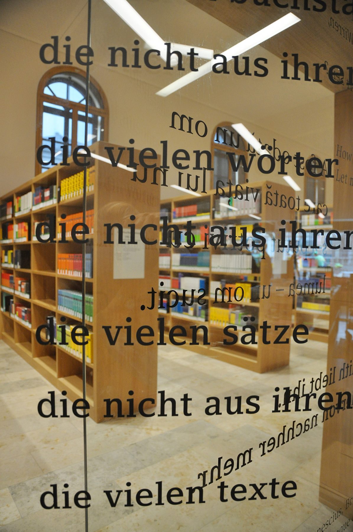 Eva Plass: <strong>Philologicum Fachbibliothek LMU München</strong><br> – Signaletik / Visuelle Identität / München 2019