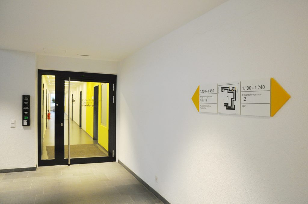 Eva Plass: Baureferat München Verwaltungsgebäude – Signaletik / 2018