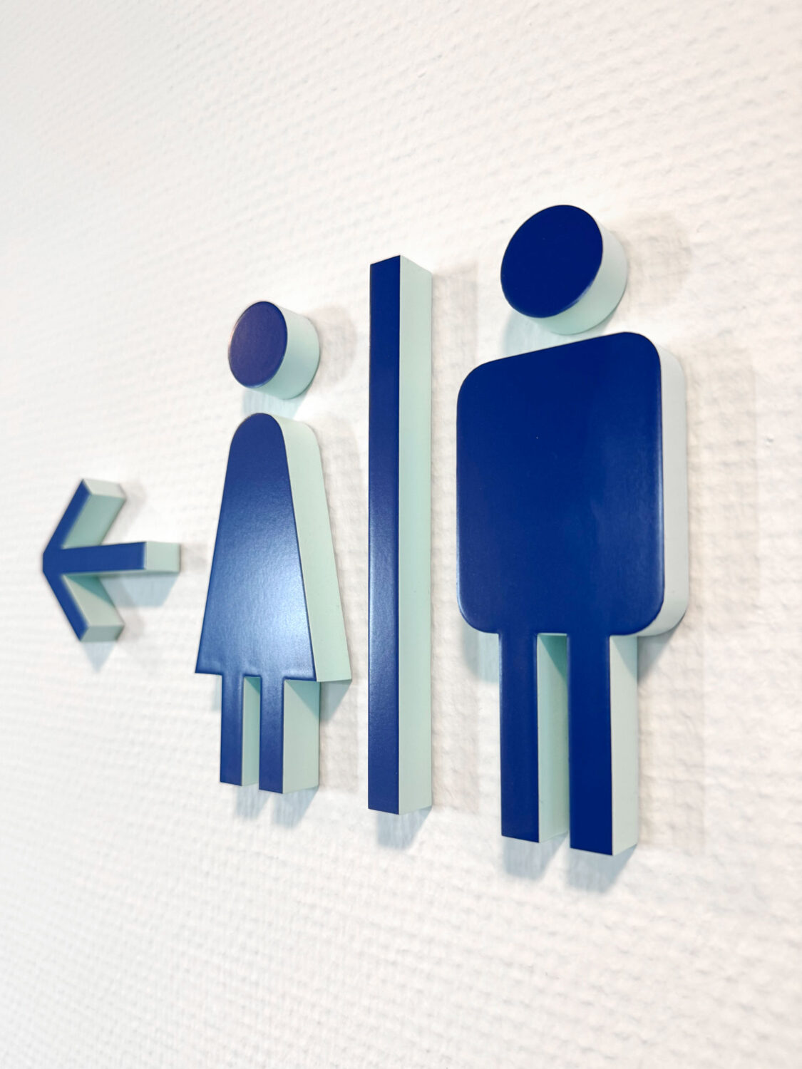 Eva Plass: <strong>GFU Cyrus AG Seminarzentrum Köln</strong><br> – Signaletik