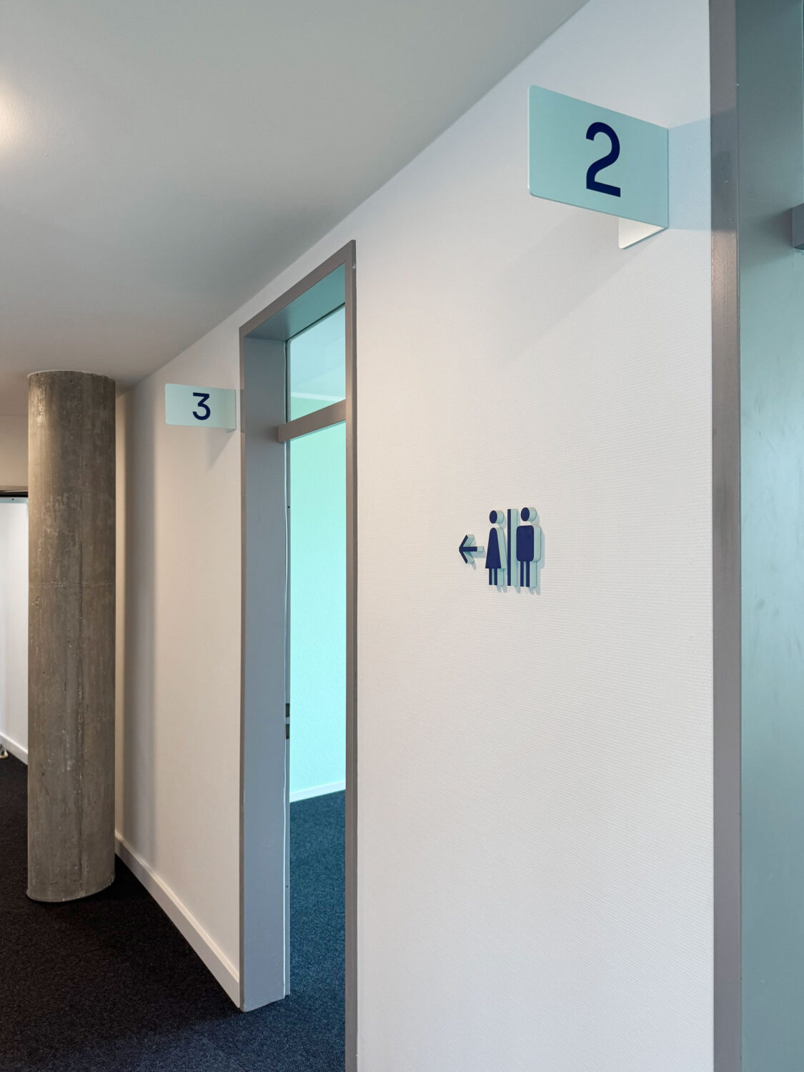 Eva Plass: <strong>GFU Cyrus AG Seminarzentrum Köln</strong><br> – Signaletik